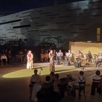 Βούλιαξε από κόσμο το θέατρο «Ορέστης Μακρής» στη Μουσικοθεατρική παράσταση
